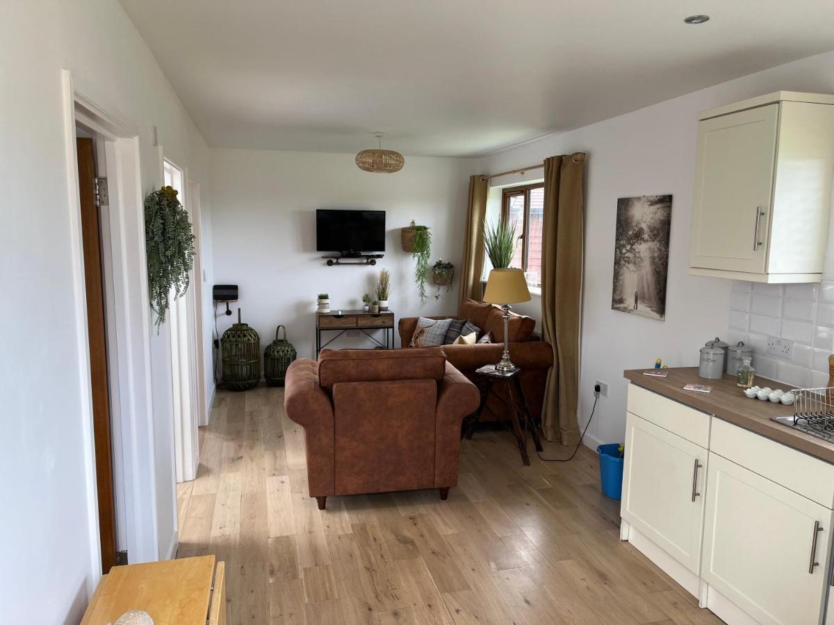 Oak Valley Lodges & Camping Pett Exterior foto
